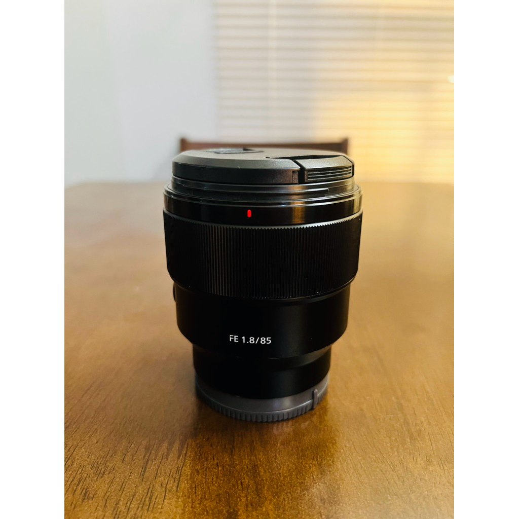 lensa sony 85mm f1.8