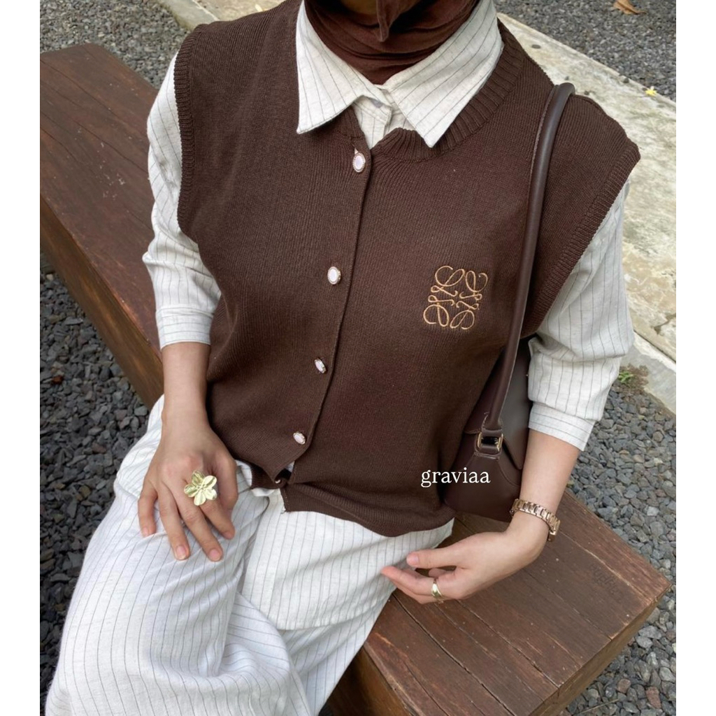 GRAVIAA - Alova Type | Knit Vest polo/loewe premium