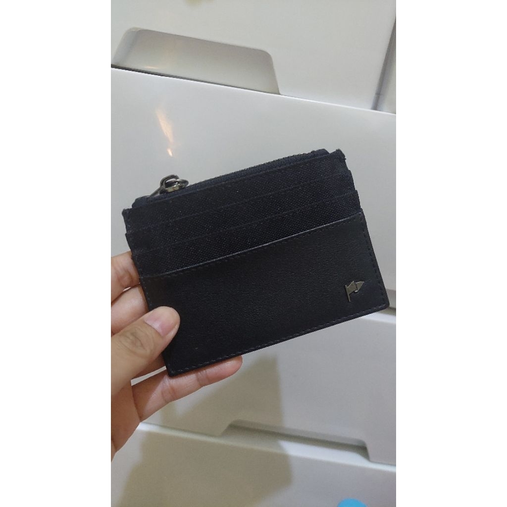 Preloved- Card Holder warna black dari TFG