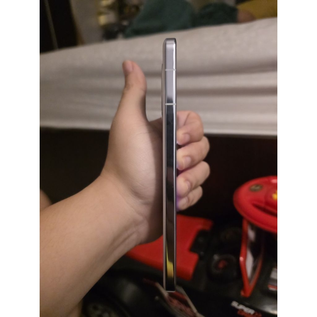 vivo iQOO 13 - Prosesor Snapdragon 8 Elite, Baterai 6150mAh, Layar AMOLED 144Hz
