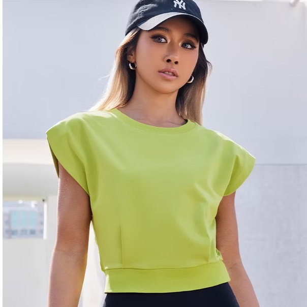 BAJU OLAHRAGA WANITA SPORTY POLOS CROP – NYAMAN, STRETCH, & ANTI TEMBUS PANDANG