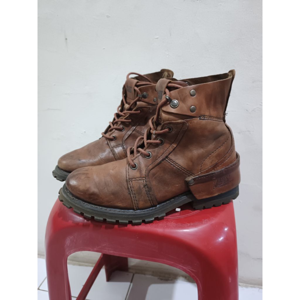Boots Caterpillar Peril  Size 40 / 6UK Sepatu Gunung Timberland Boot Redwing Docmart Martens