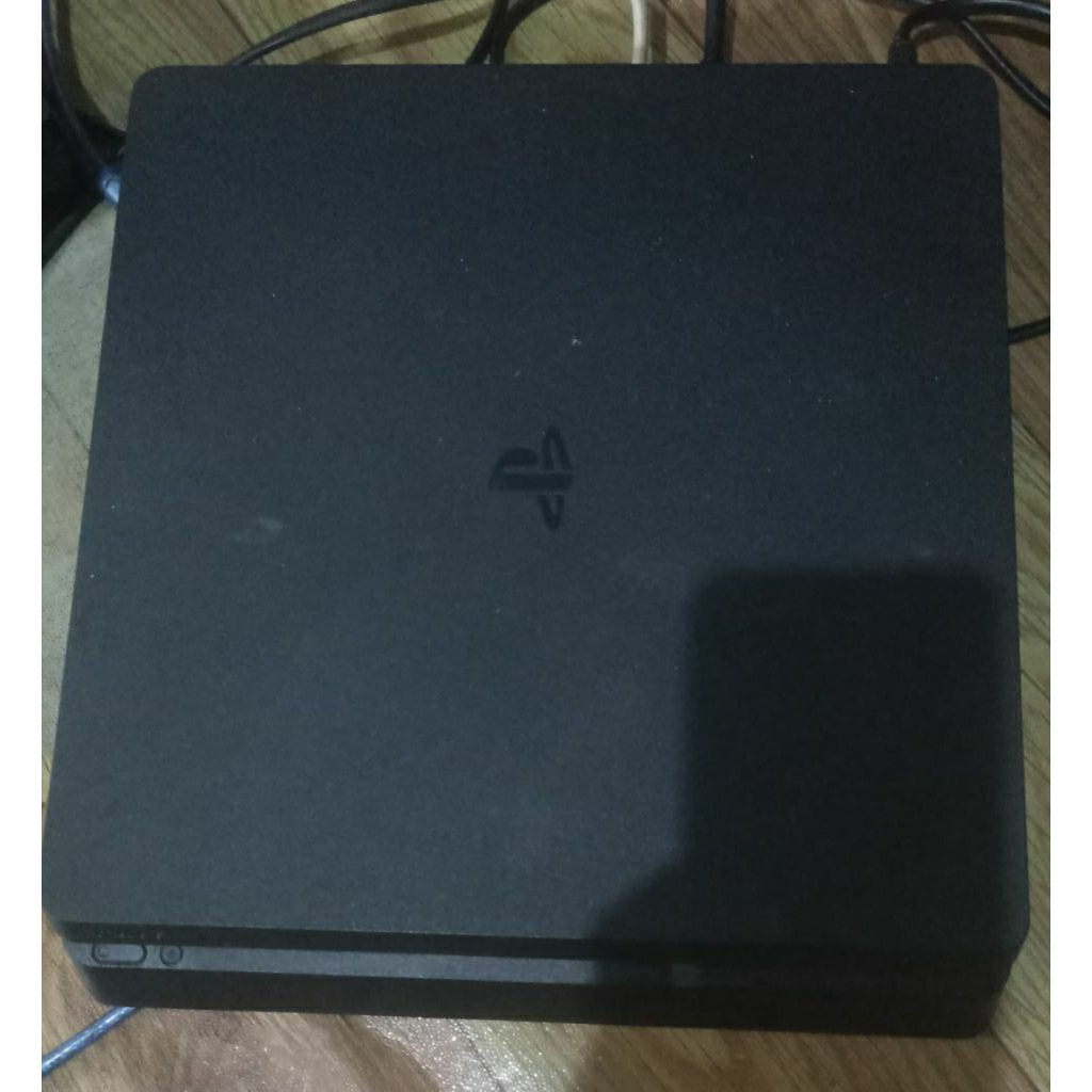 PS4 SLIM 1 TB