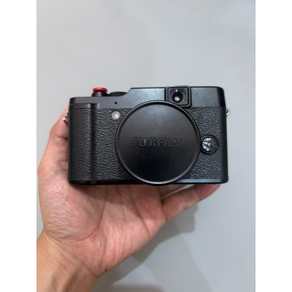 Fujifilm X10