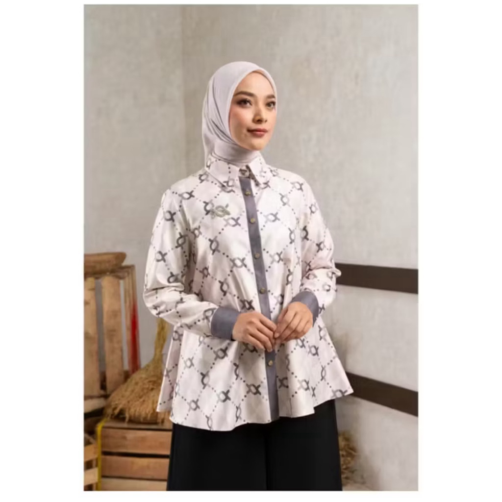 CALYA SHIRT WEARING KLAMBY