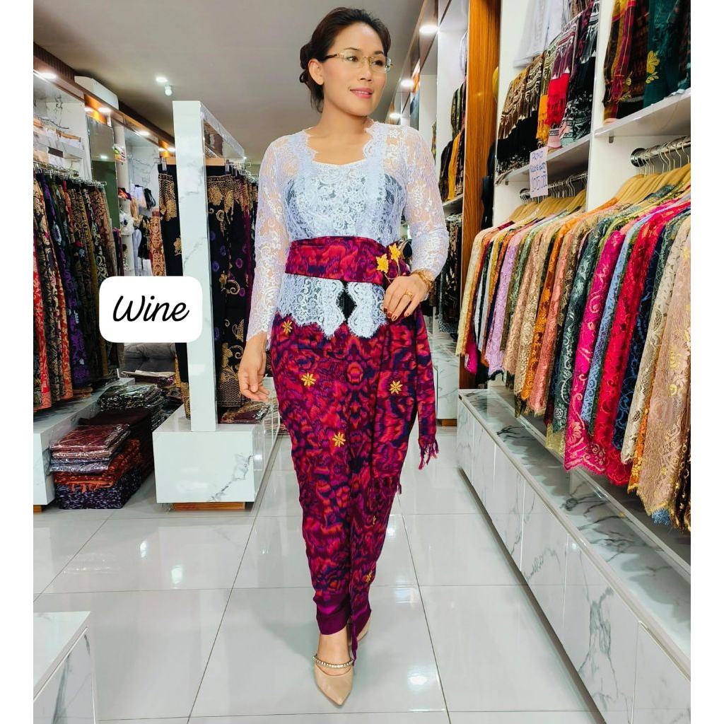 Kamen endek dimensi Tretes emas set selendang