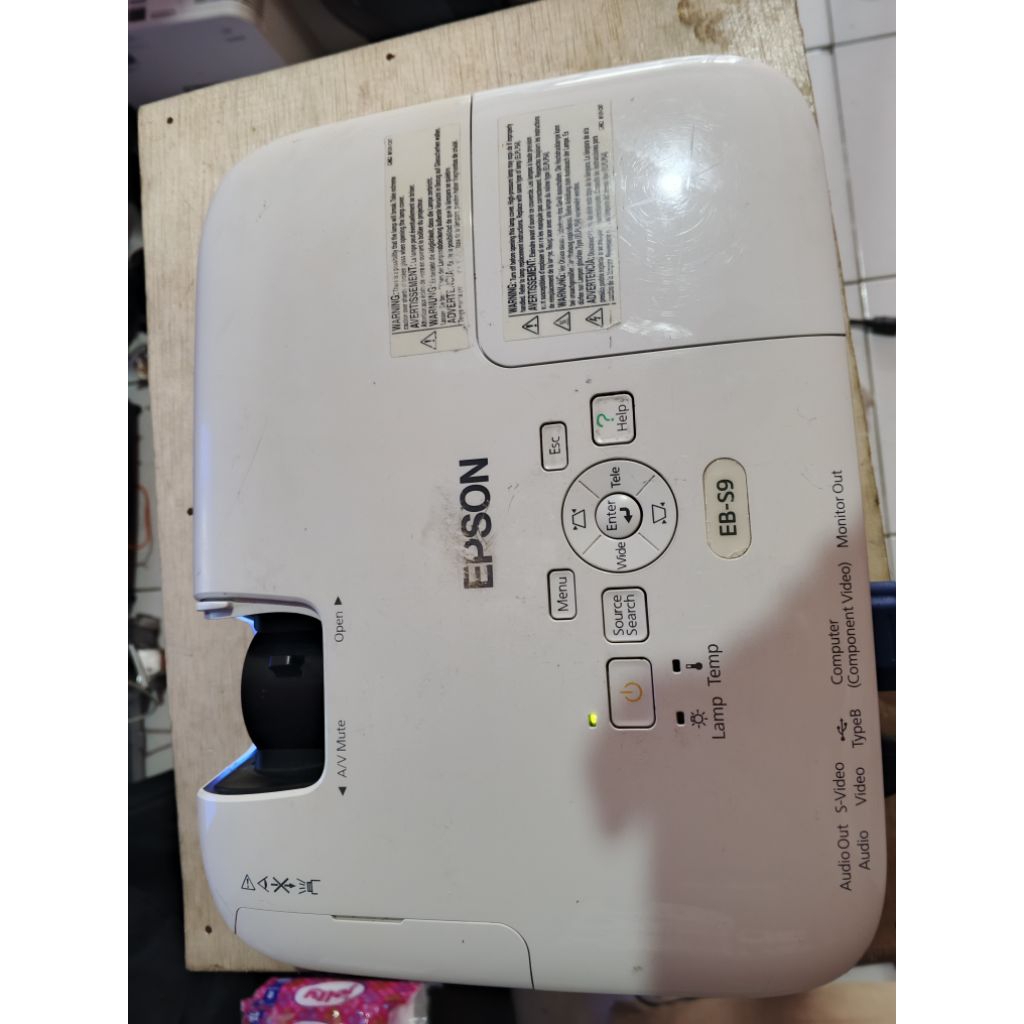 Proyektor Epson eb-s9
