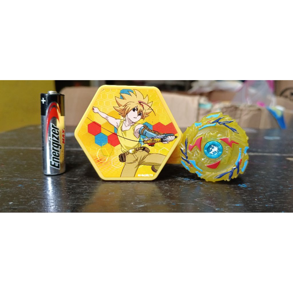 happy meal gasing beyblade burst free preloved