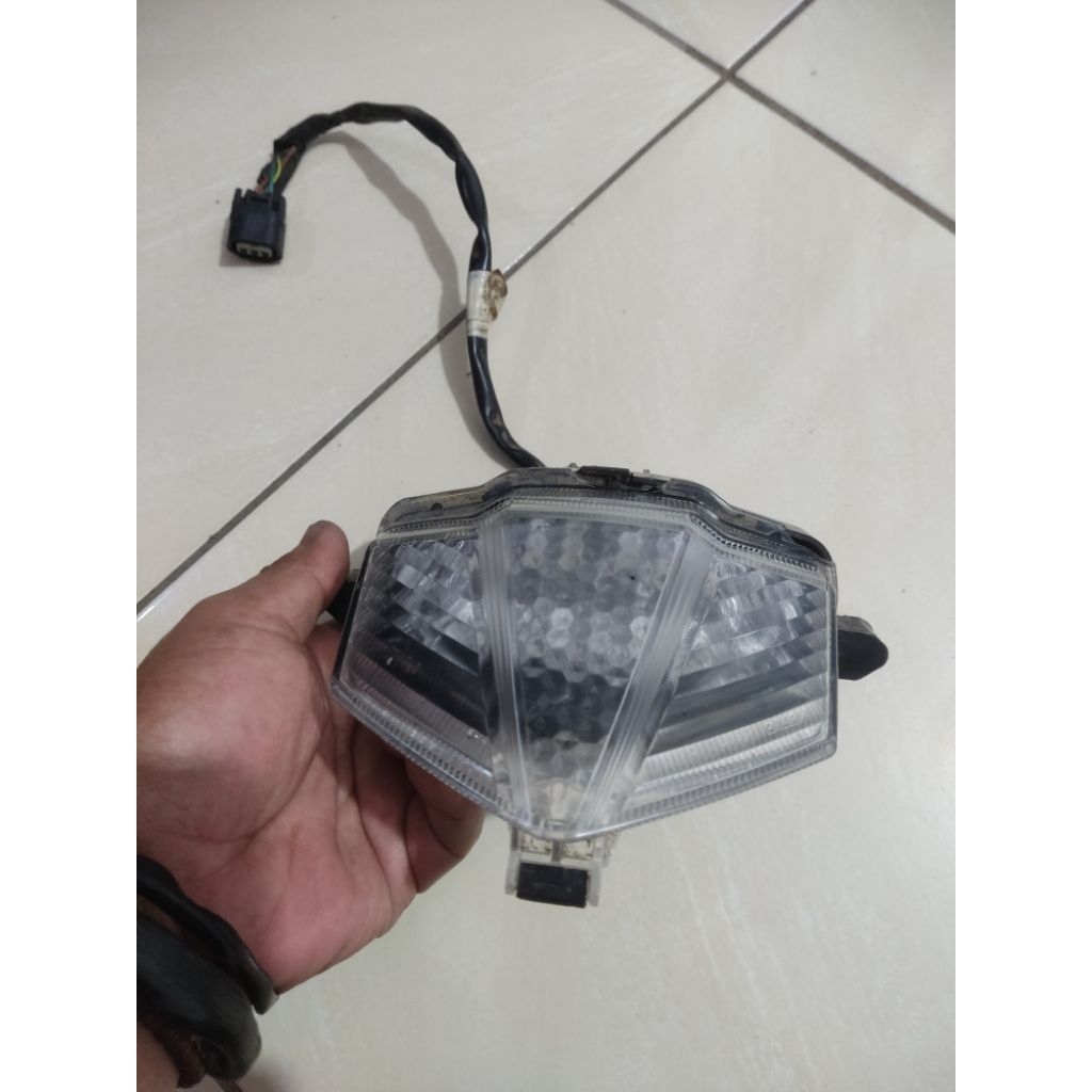 stoplamp lampu belakang cbr 150 r facelift K45 original