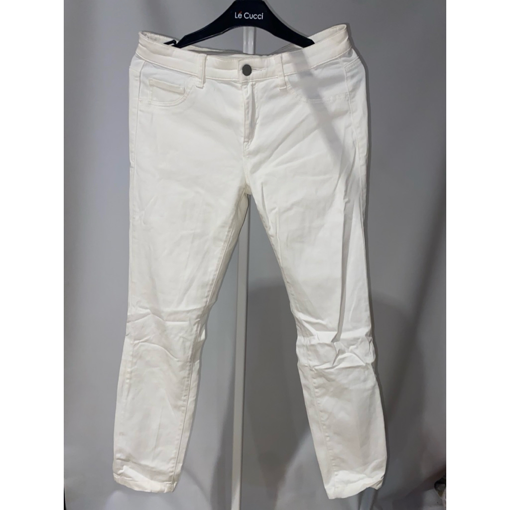 Uniqlo celana putih