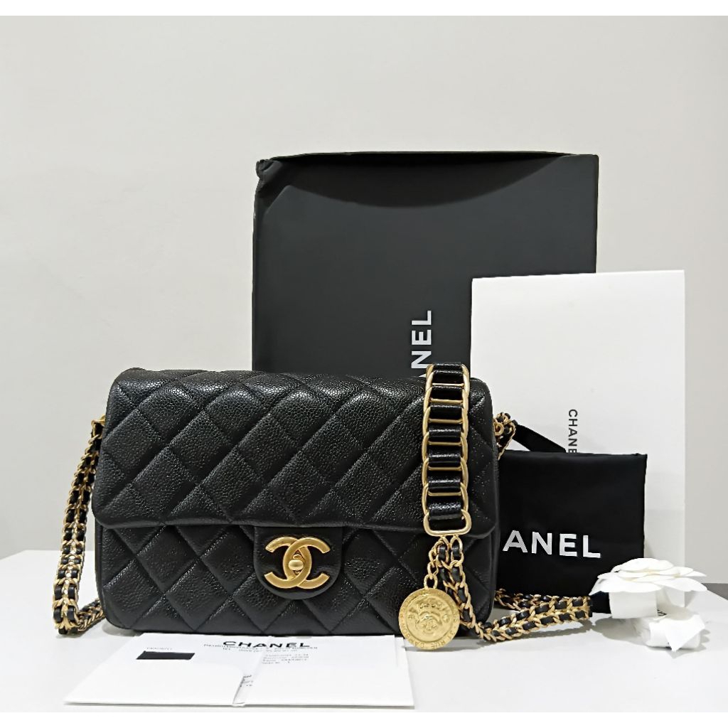 Vgc Chanel medallion black caviar ghw CHIP 2021 .