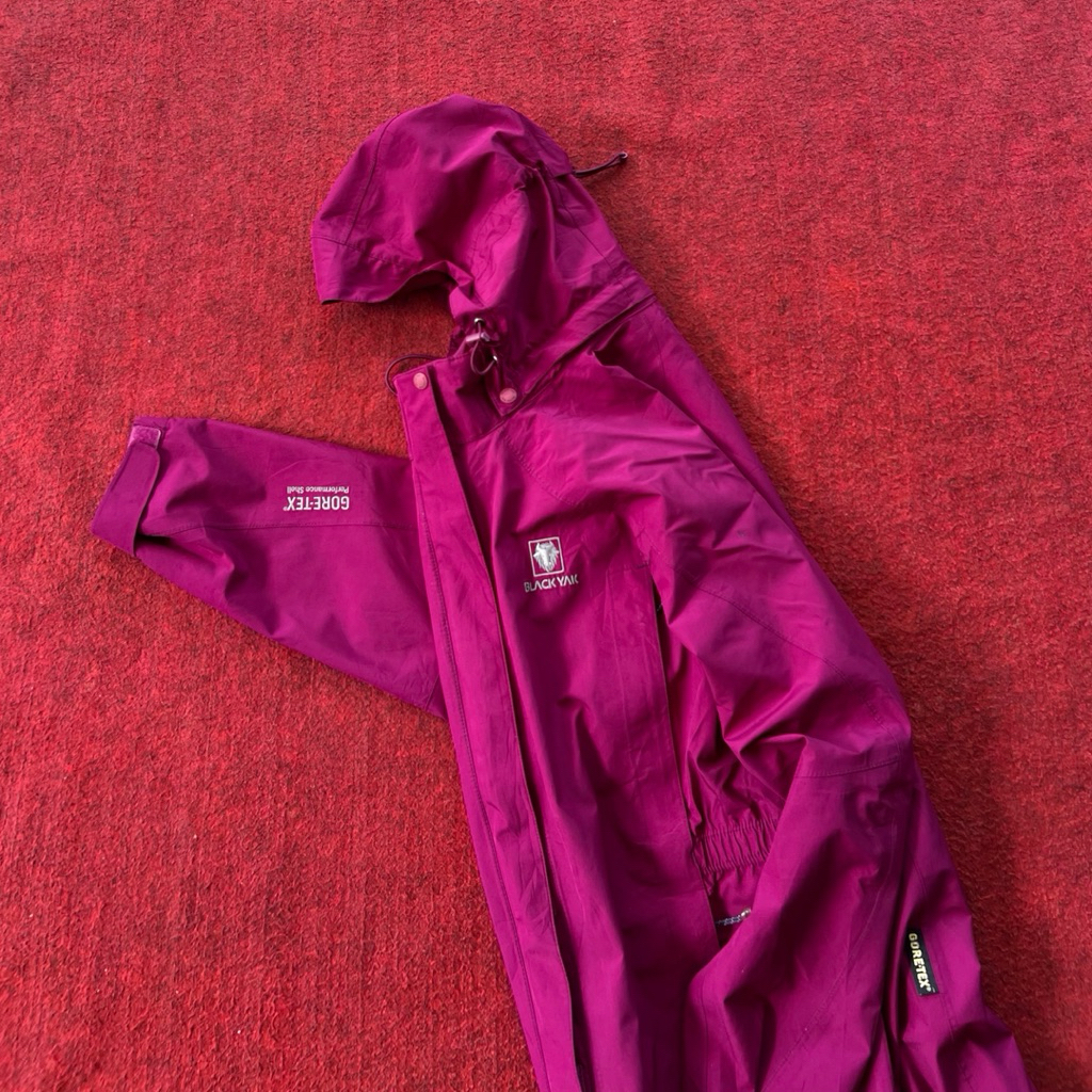jaket black yak gore-tex gorpcore
