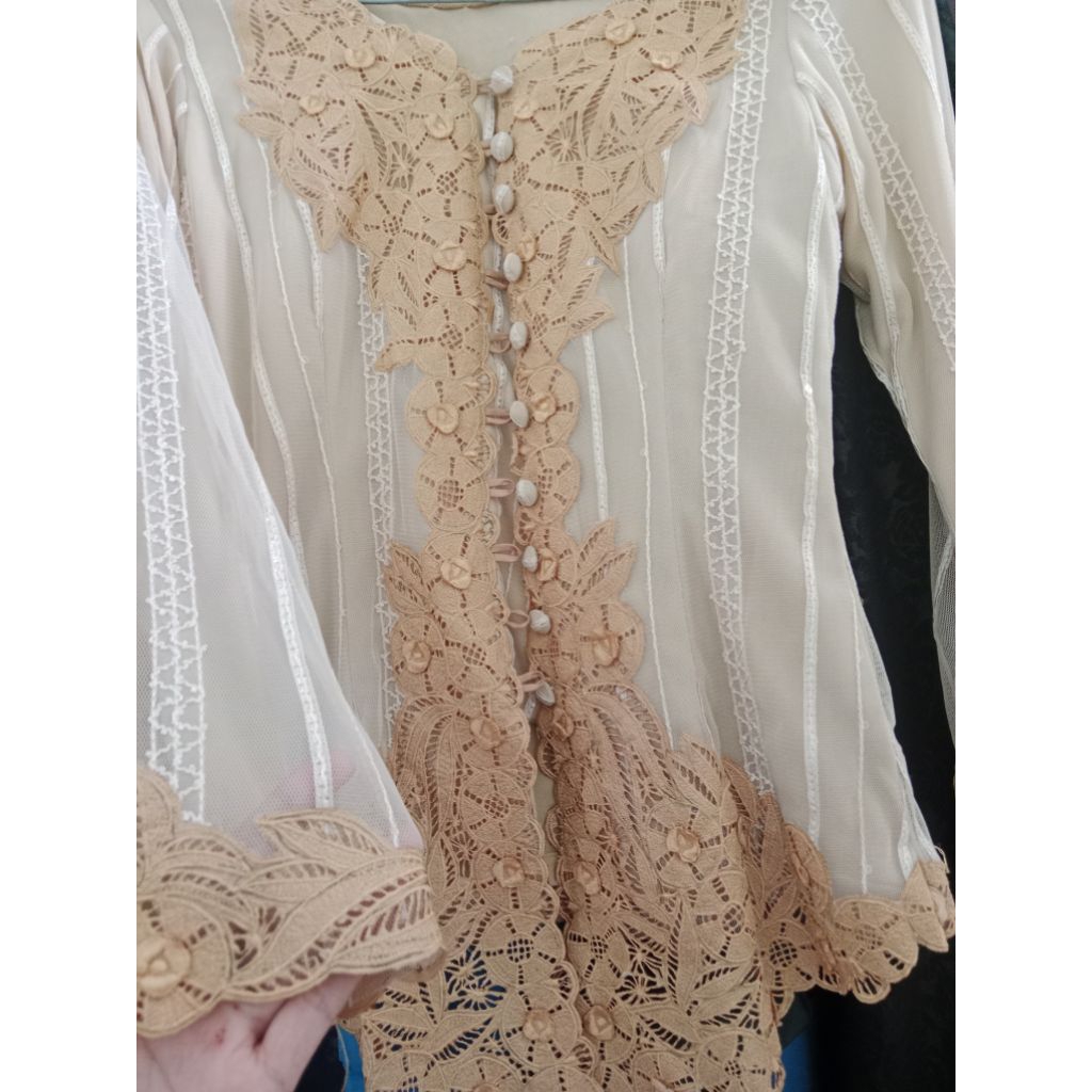 Kebaya warna cream pl