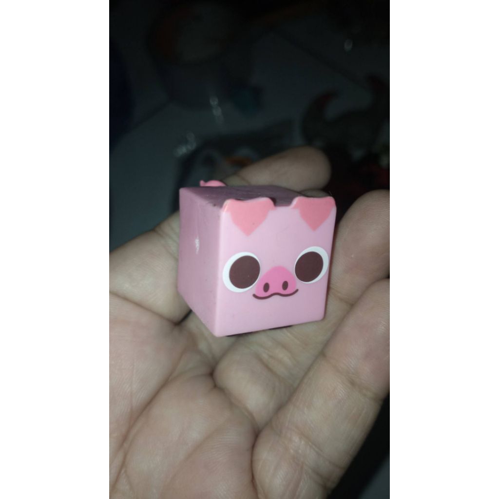 mini figure kotak pig pink