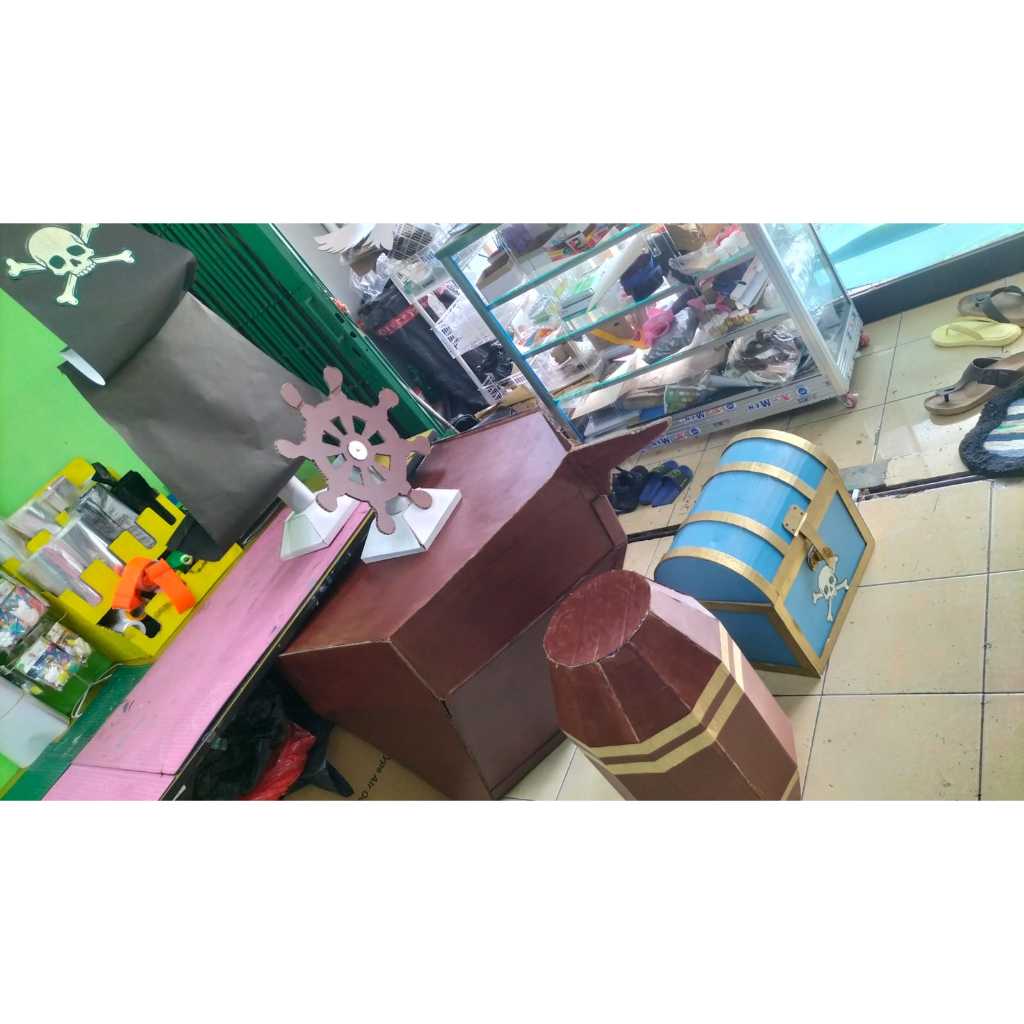 Dekorasi kapal kardus full cat tema bajak laut, kreasi DIY untuk pentas seni, drama, market day, vis