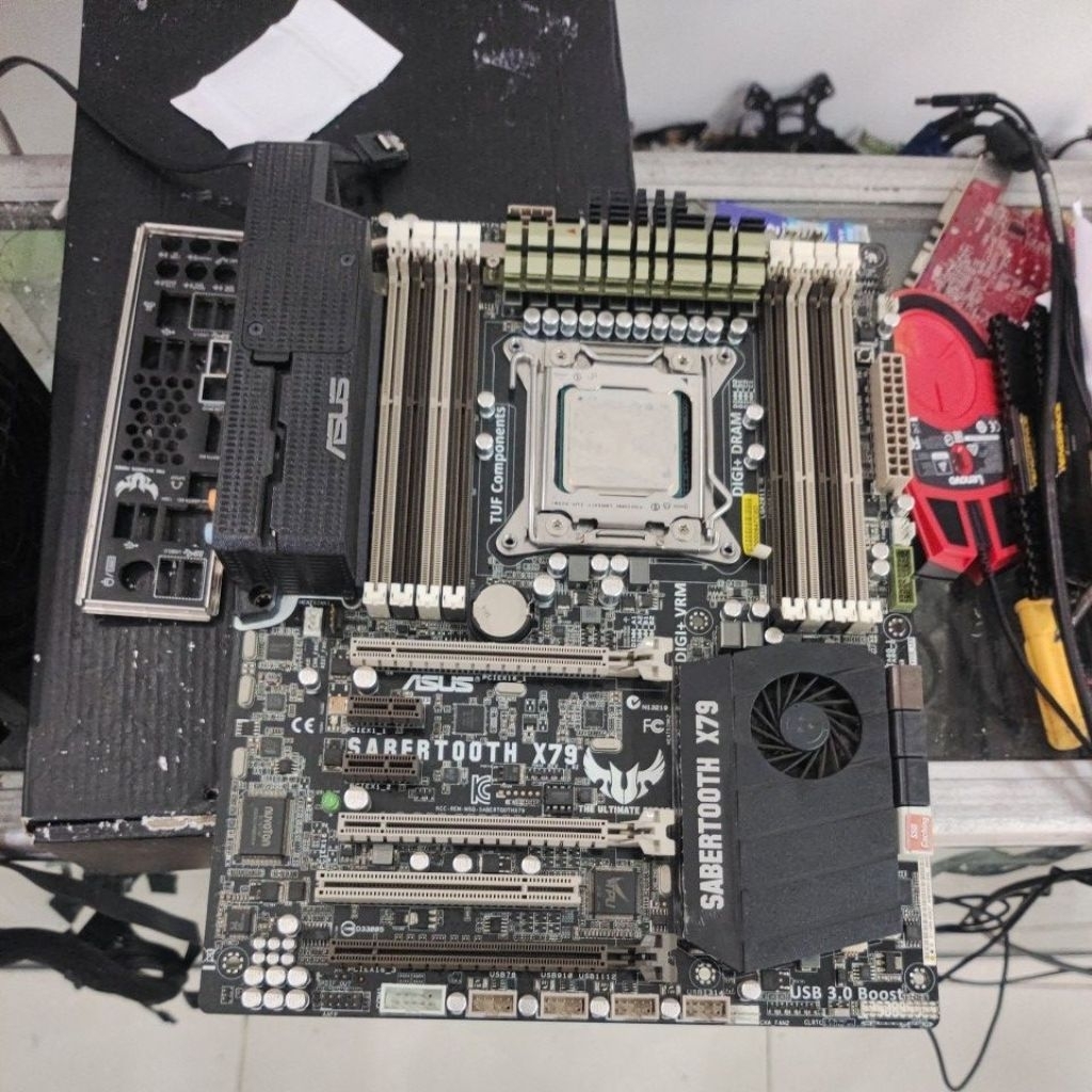 mainboard Asus sabertooth x79 ddr3 + procsesor core i7 4930k