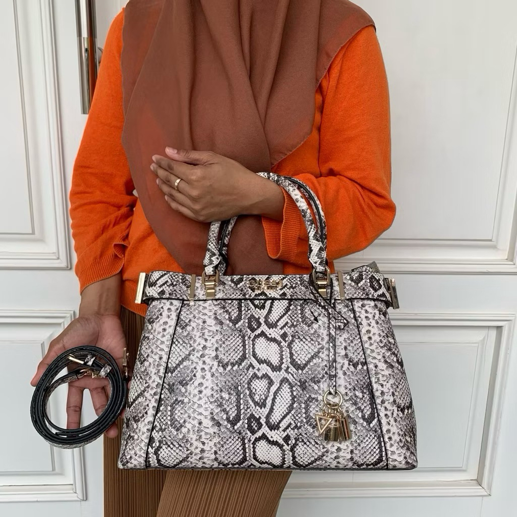 READY GUESS ANADELA SATCHEL ORIGINAL SALE 70% TAS WANITA