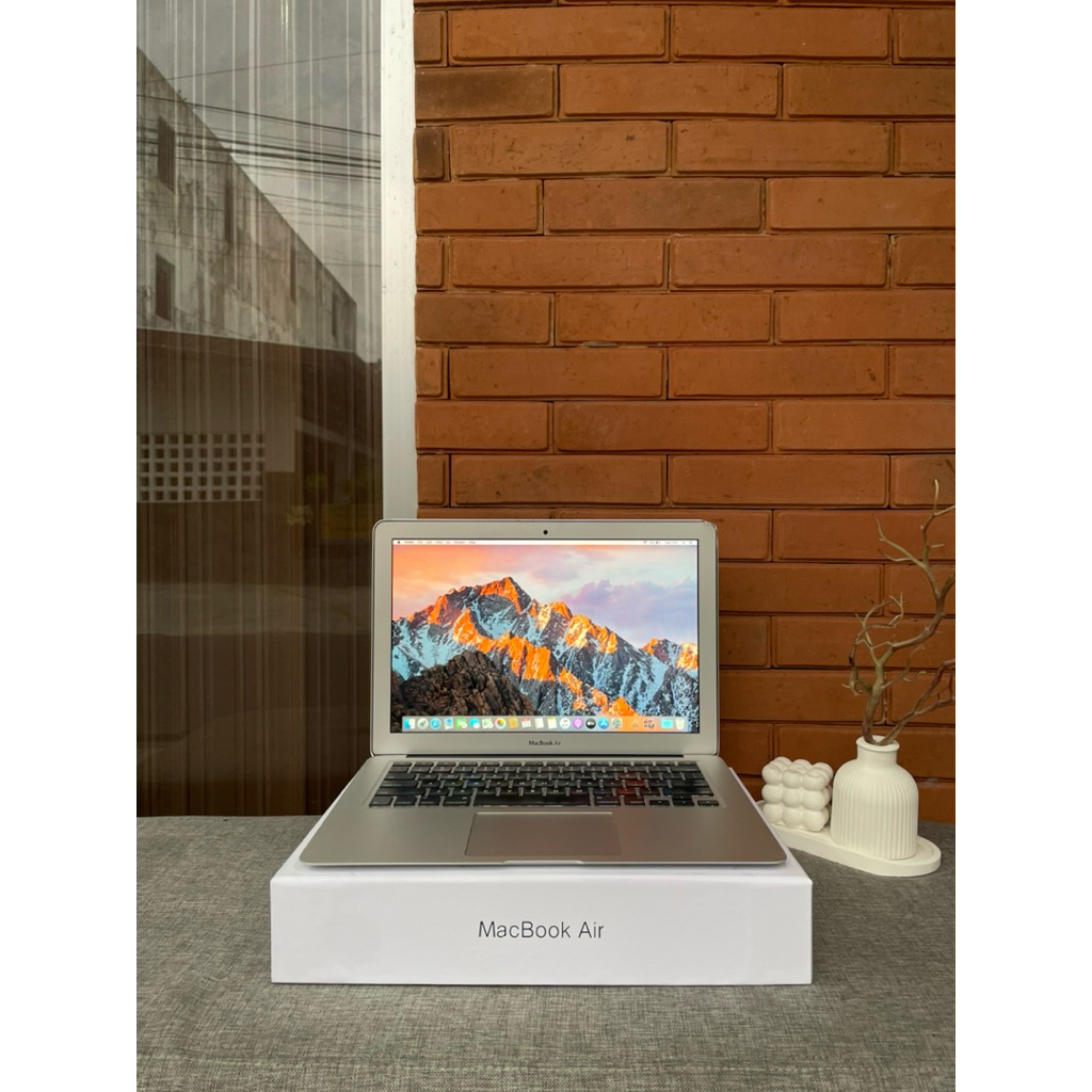 MacBook Air 13 Inch 2015 i7 CTO