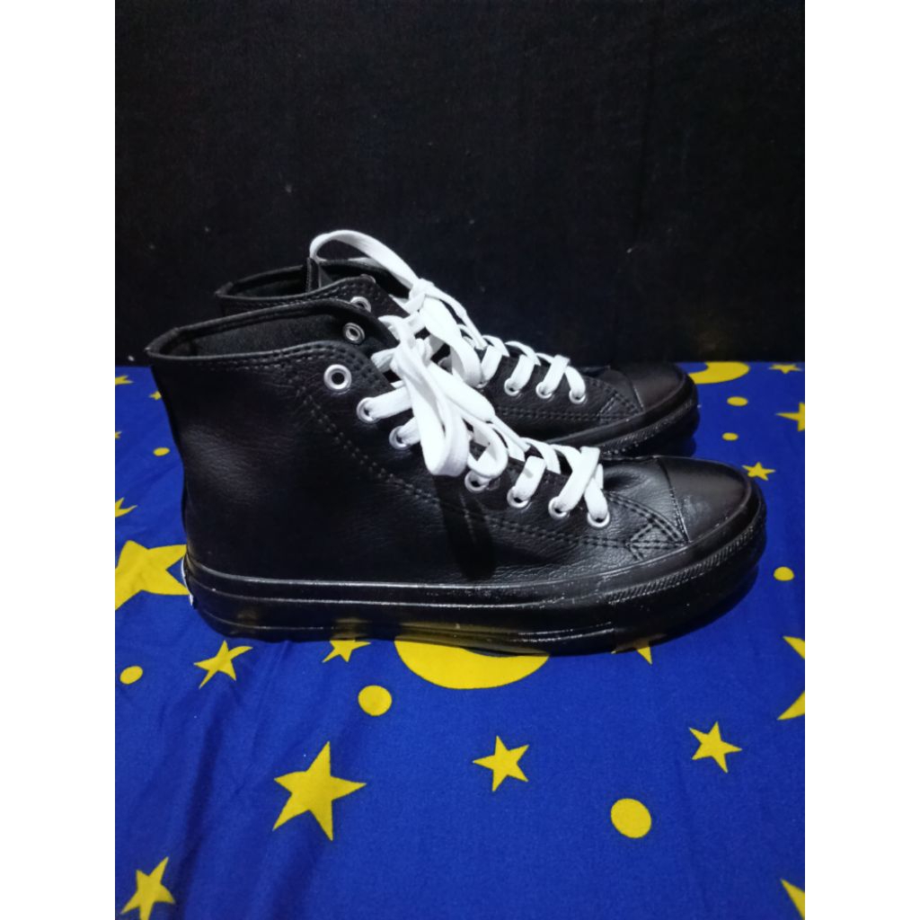 converse kulit hitam