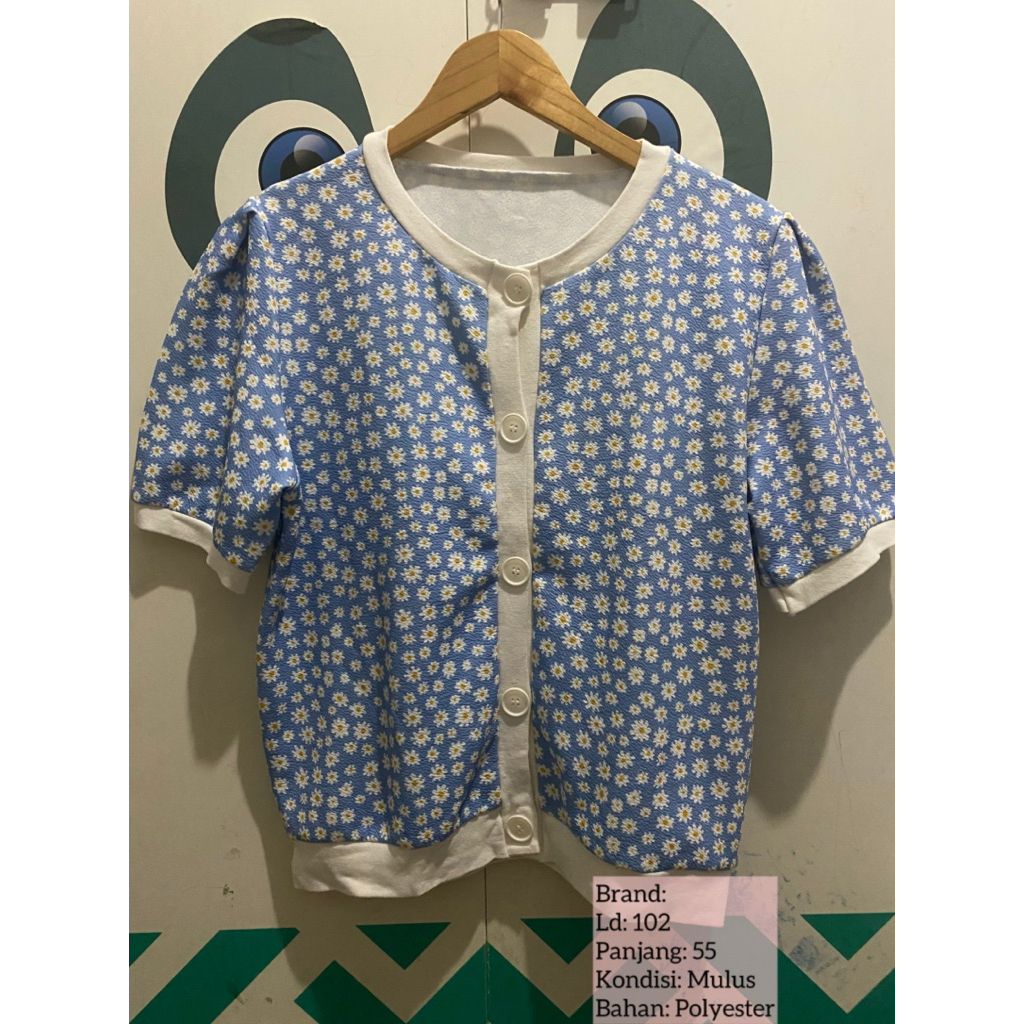 Preloved Atasan Blouse Dull Kancing Biru Bunga Daisy Lengan Balon Korean Style
