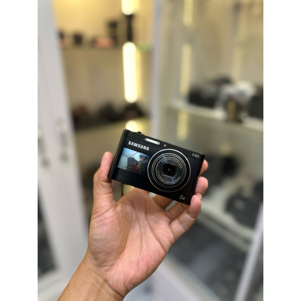 SAMSUNG DV300F DUAL LAYAR