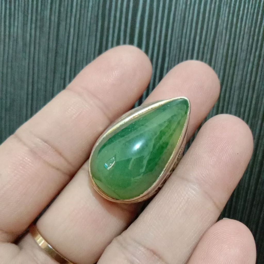 Batu Sungai Dareh Idocrase