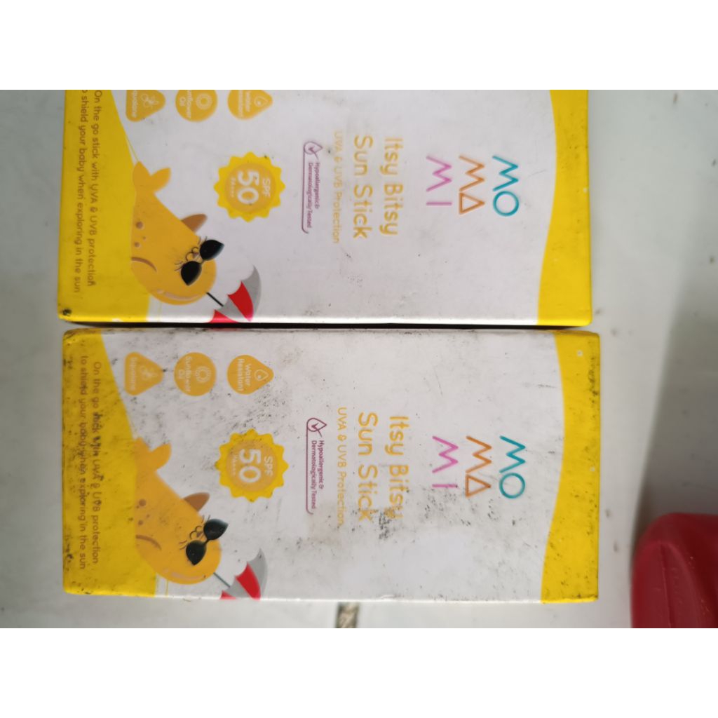 Momami Itsy Bitsy Sun Stick spf 50 15g REJECT KEMASAN