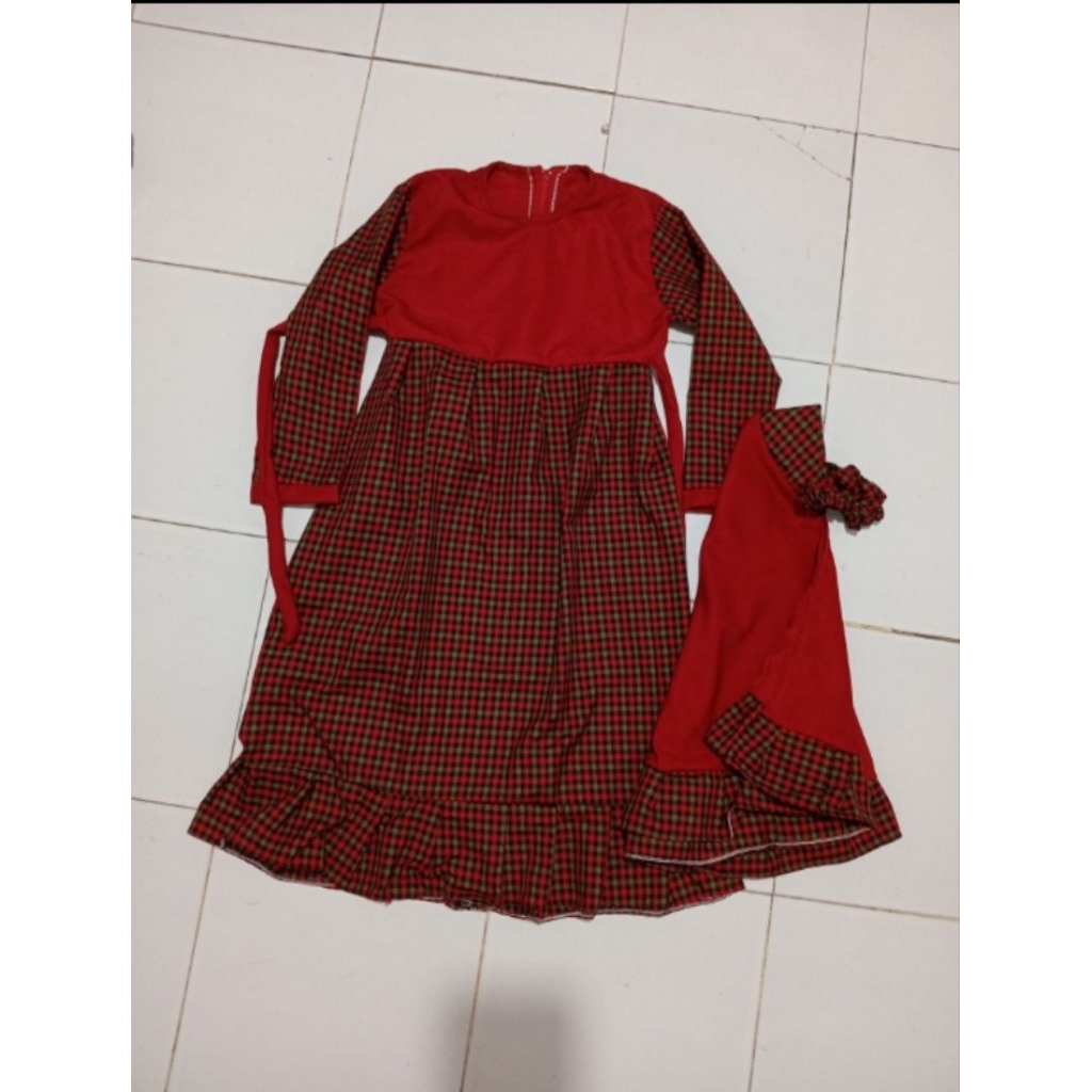 seragam tk kotak merah