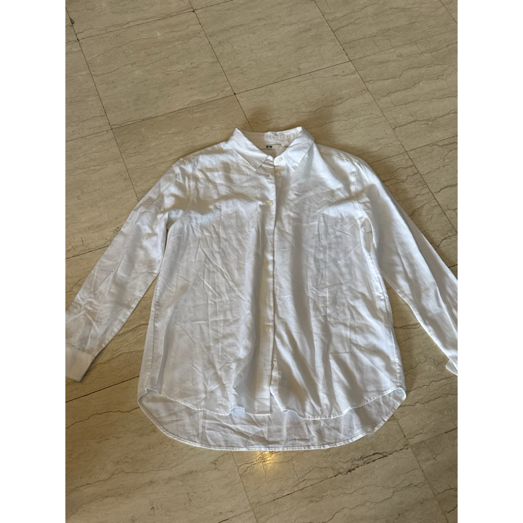 Preloved UNIQLO Kemeja Putih Wanita Size M
