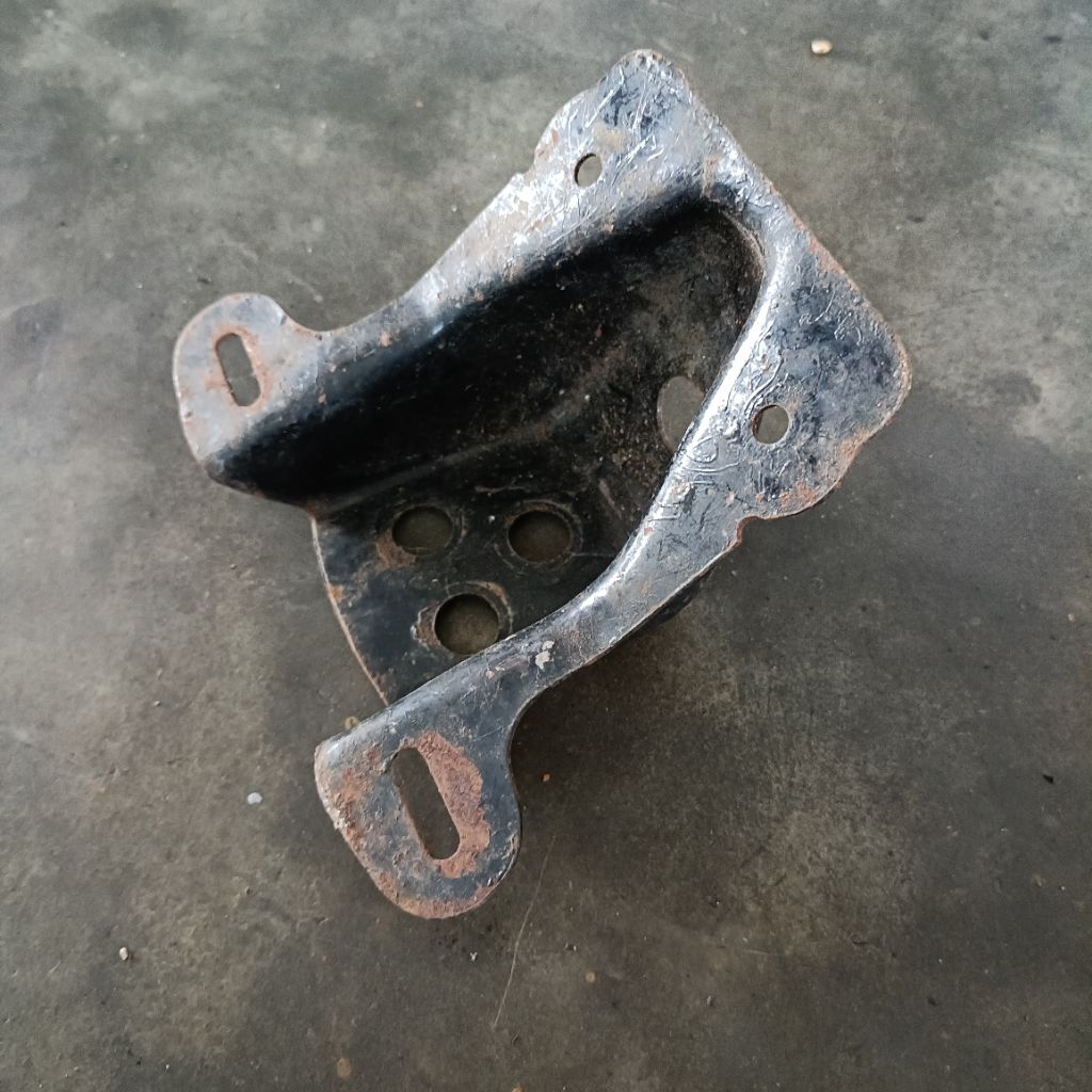 Bracket brecket braket breket lampu belakang pangkon dudukan stoplamlp Yamaha RX King rxking lama ol