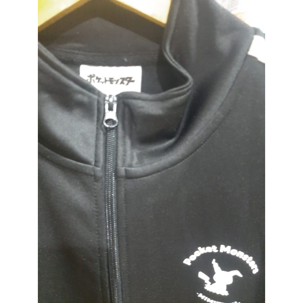 Japan-Jaket Tracktop Brand Pokemon Unisex Hitam