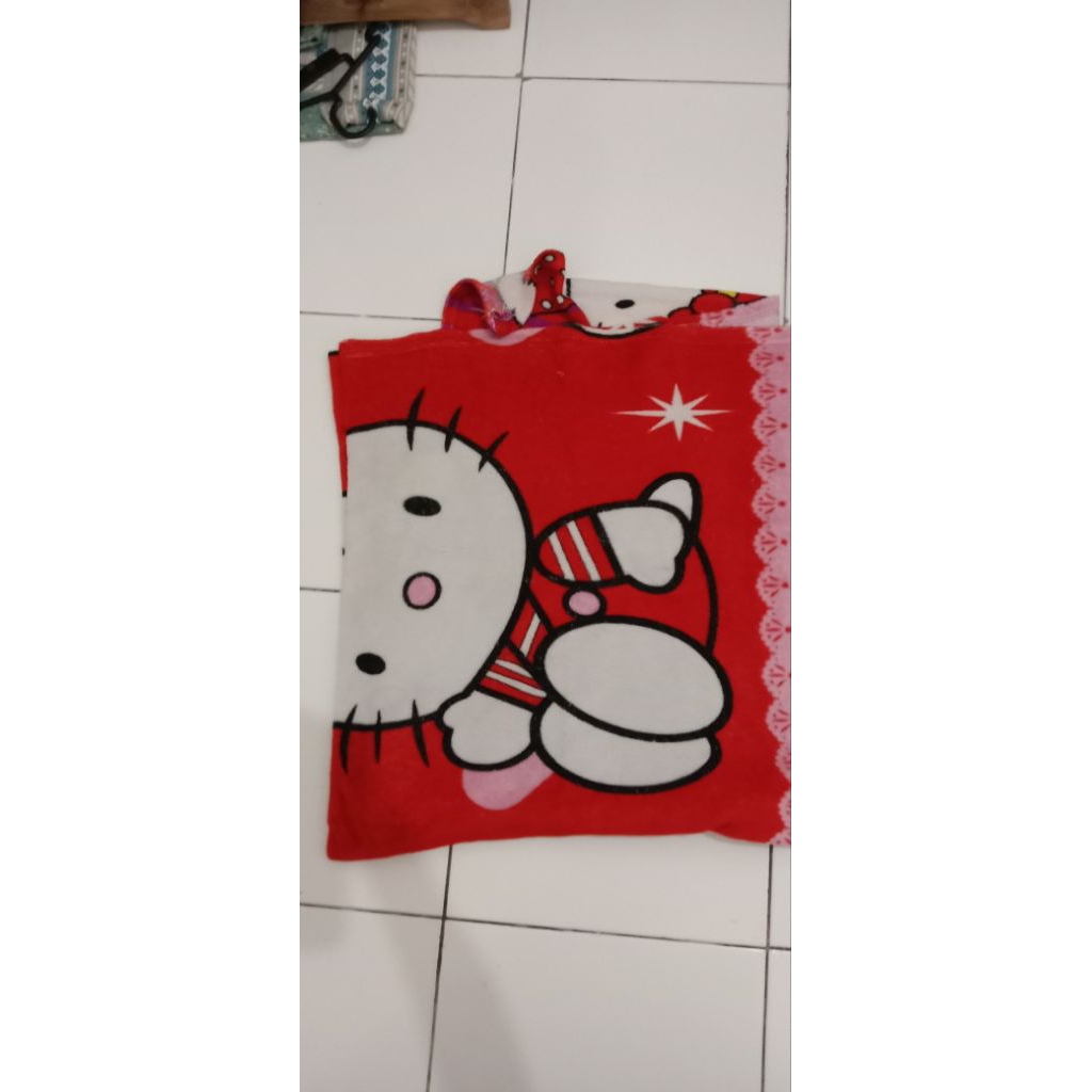 selimut hello kitty