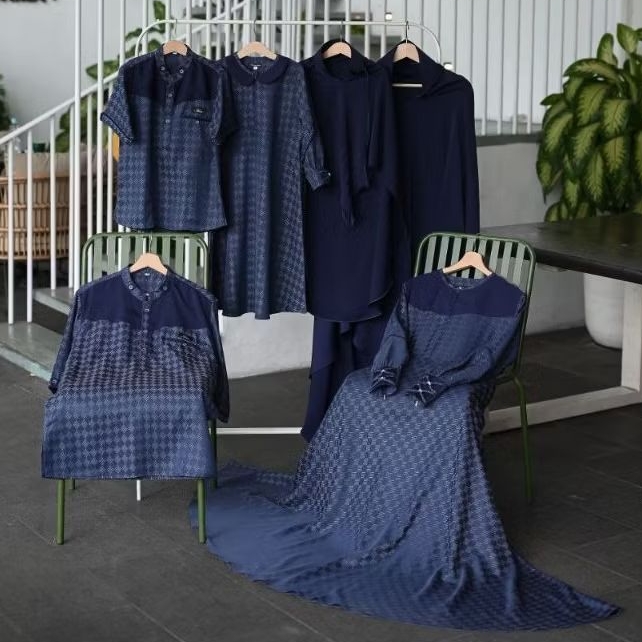 sarimbit kuadran warna navy by ghumaisha Collection