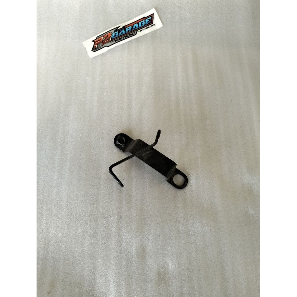 Bracket dudukan sayap Kiri vega r new original