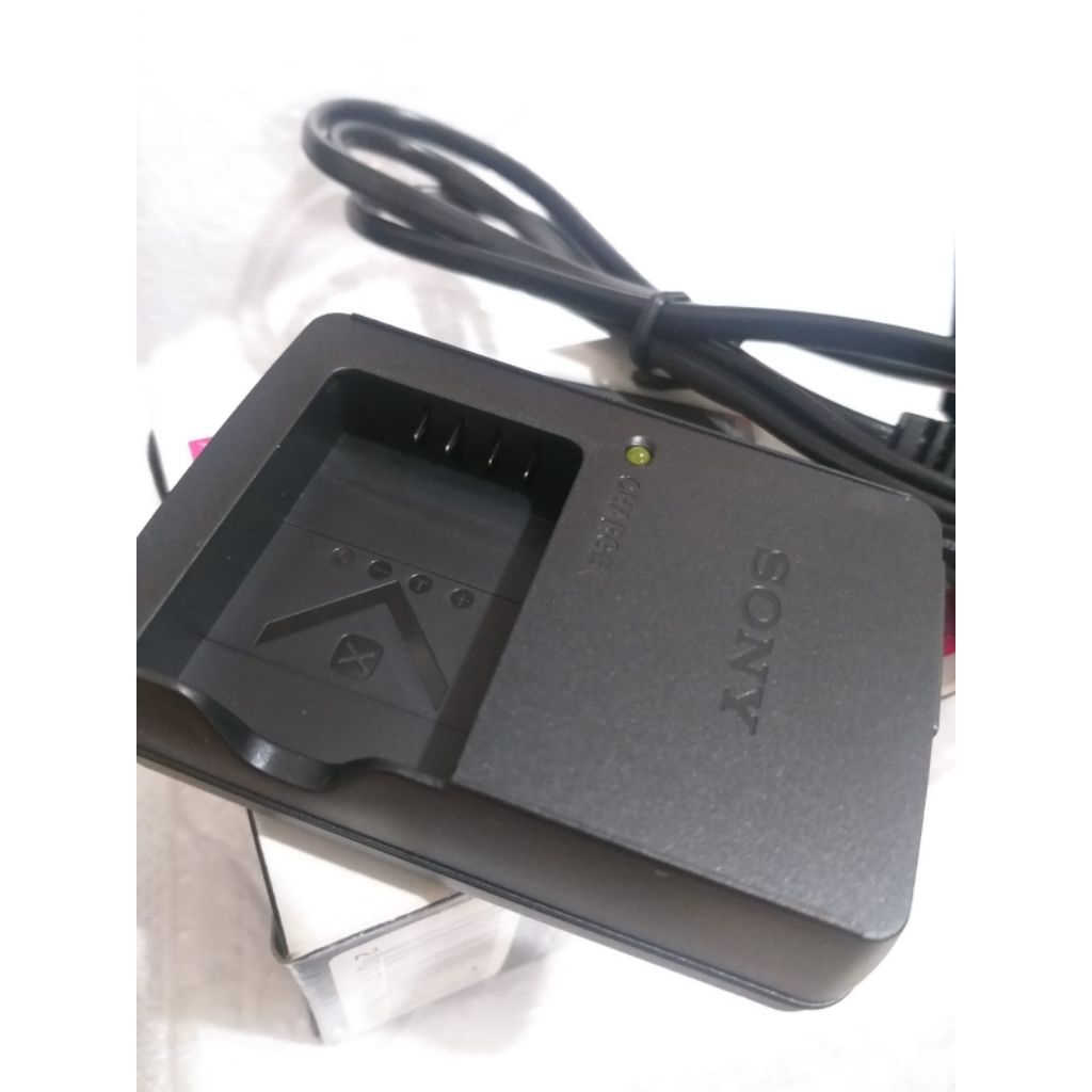 Charger Camera SONY CyberShot DSC-H400