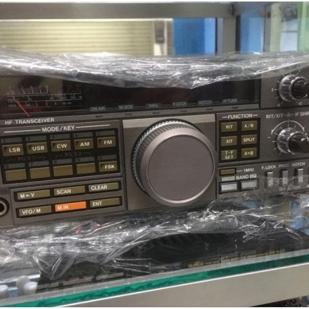 Kenwood Ts-440s Hf transciever dus buku istimewa