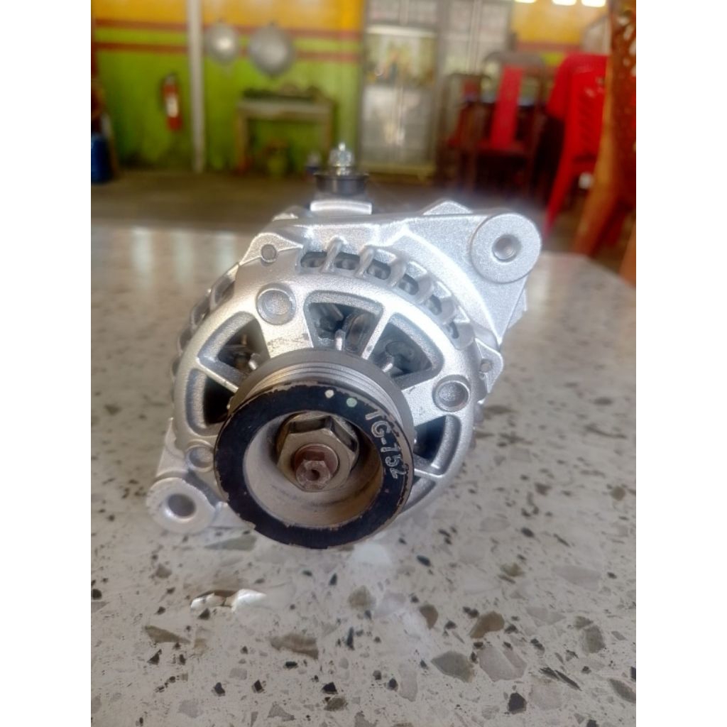 ALTERNATOR/Dinamo cas Avanza,Xenia original