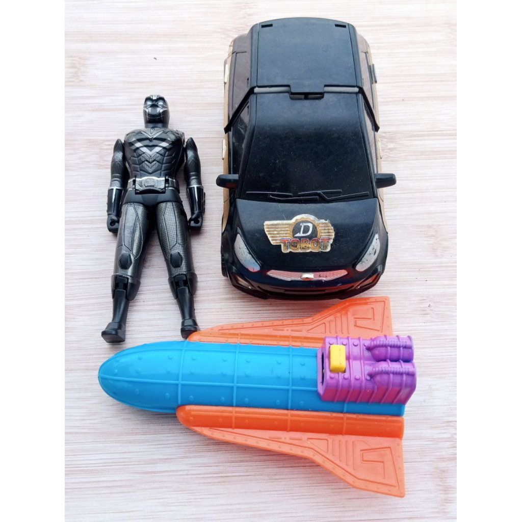 Mainan Anak Bekas Set 3 Pcs | Action Figure & Vehicle Toys | Black Panther, Robot Car, Rocket