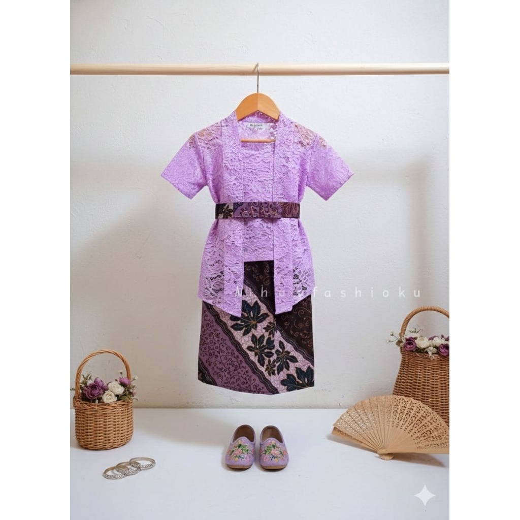 KEBAYA ANAK SARASVATI / KEBAYA ANAK PEREMPUAN / KEBAYA ANAK MODERN / KEBAYA BRUKAT ANAK