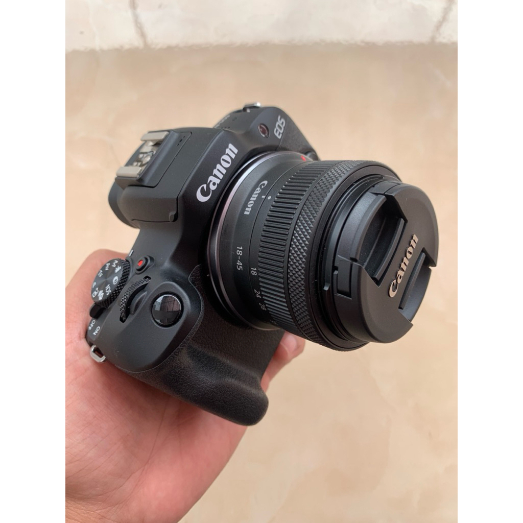 Canon Eos R100 / mirorless Canon R100