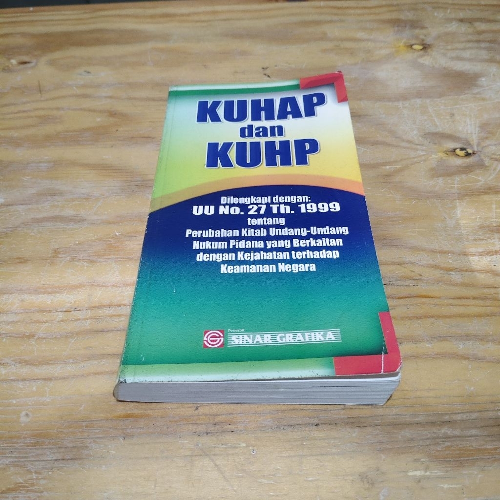 Buku KUHAP dan KUHP