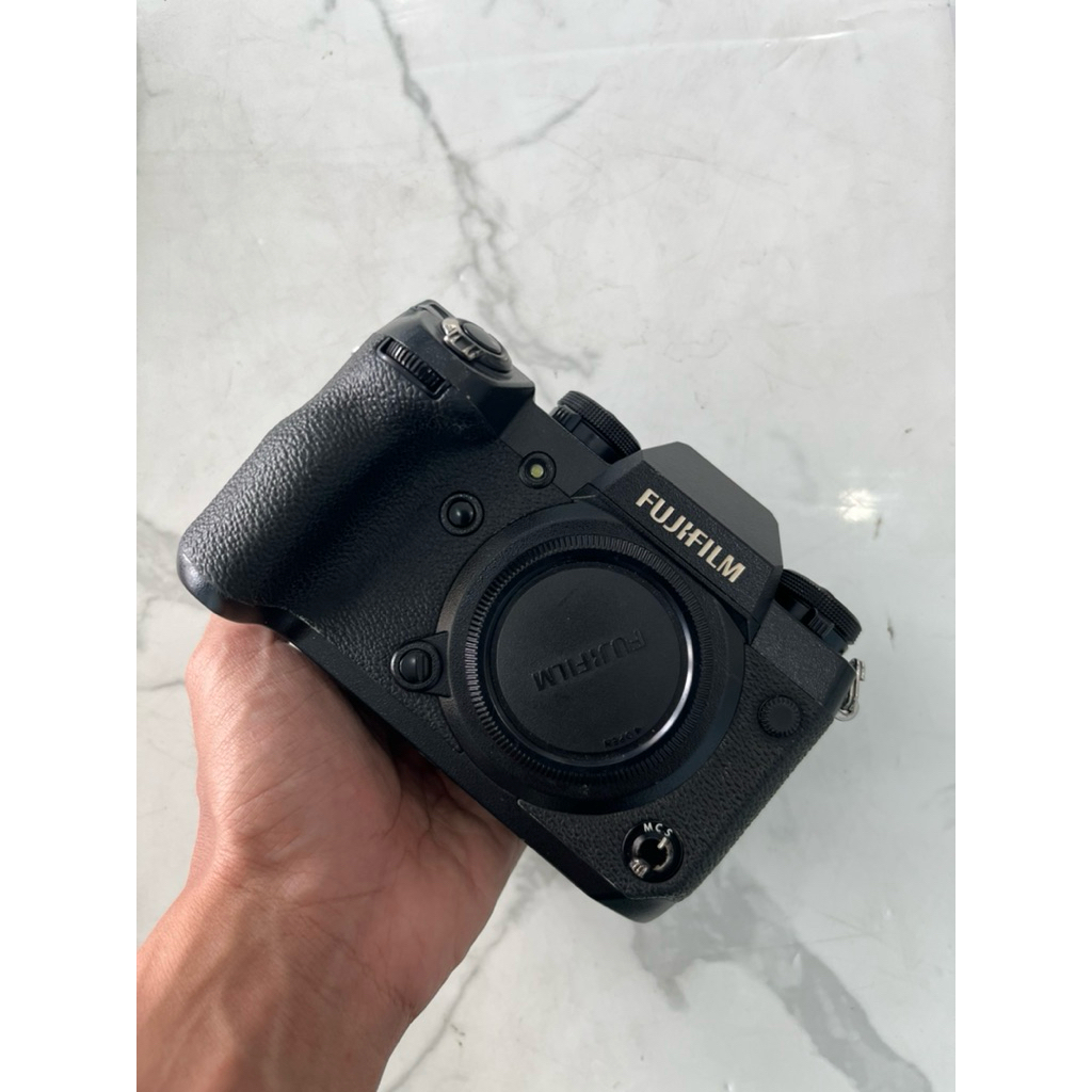 FUJIFILM xh 1