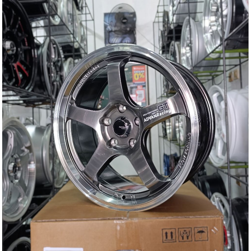 Velg Advan Gt R17 Pcd 5 x 114 Lebar 7.5 et 40