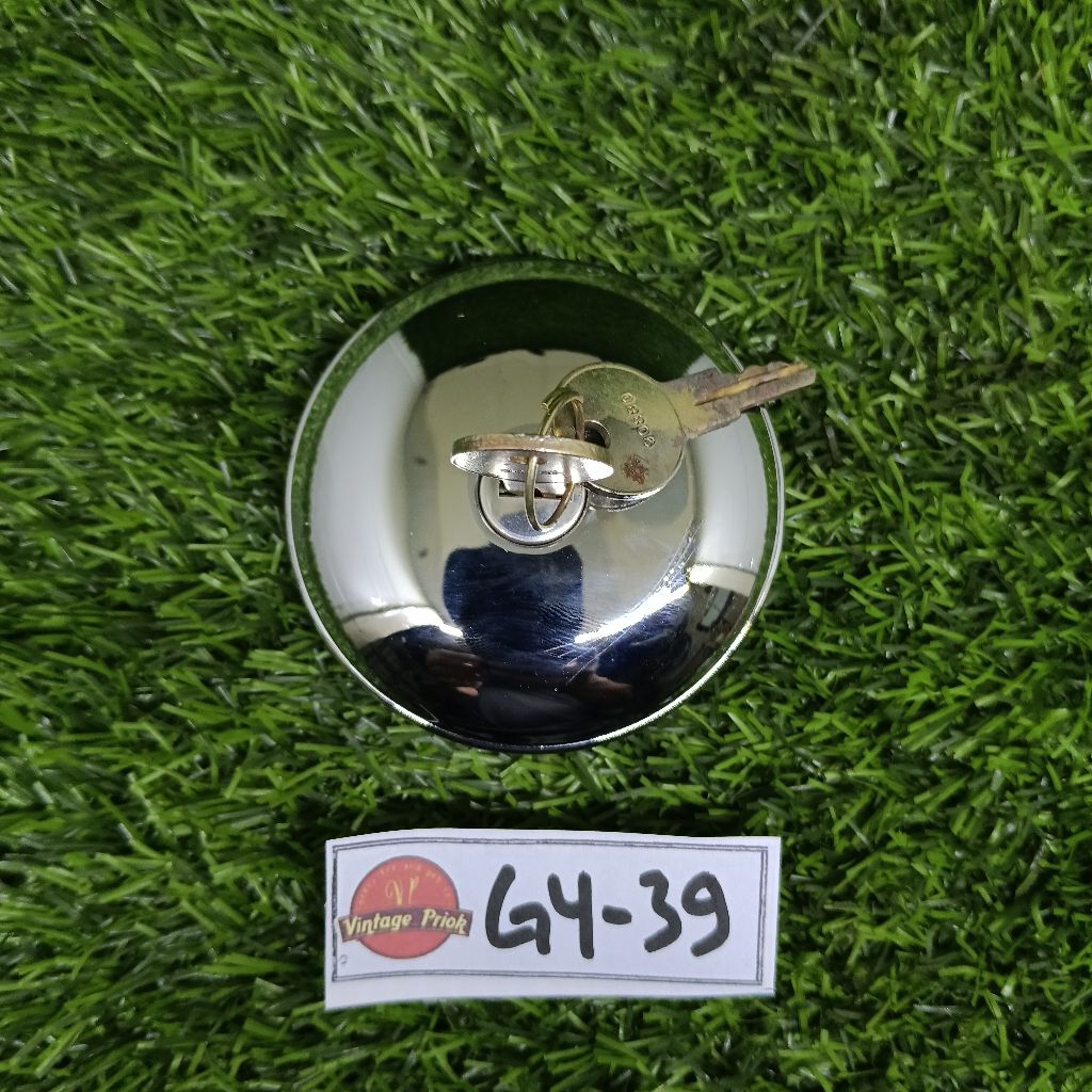 Tutup Tangki Bensin Krom Klasik dengan Kunci 76mm – Tangki Bensin Mobil dan Motor Klasik