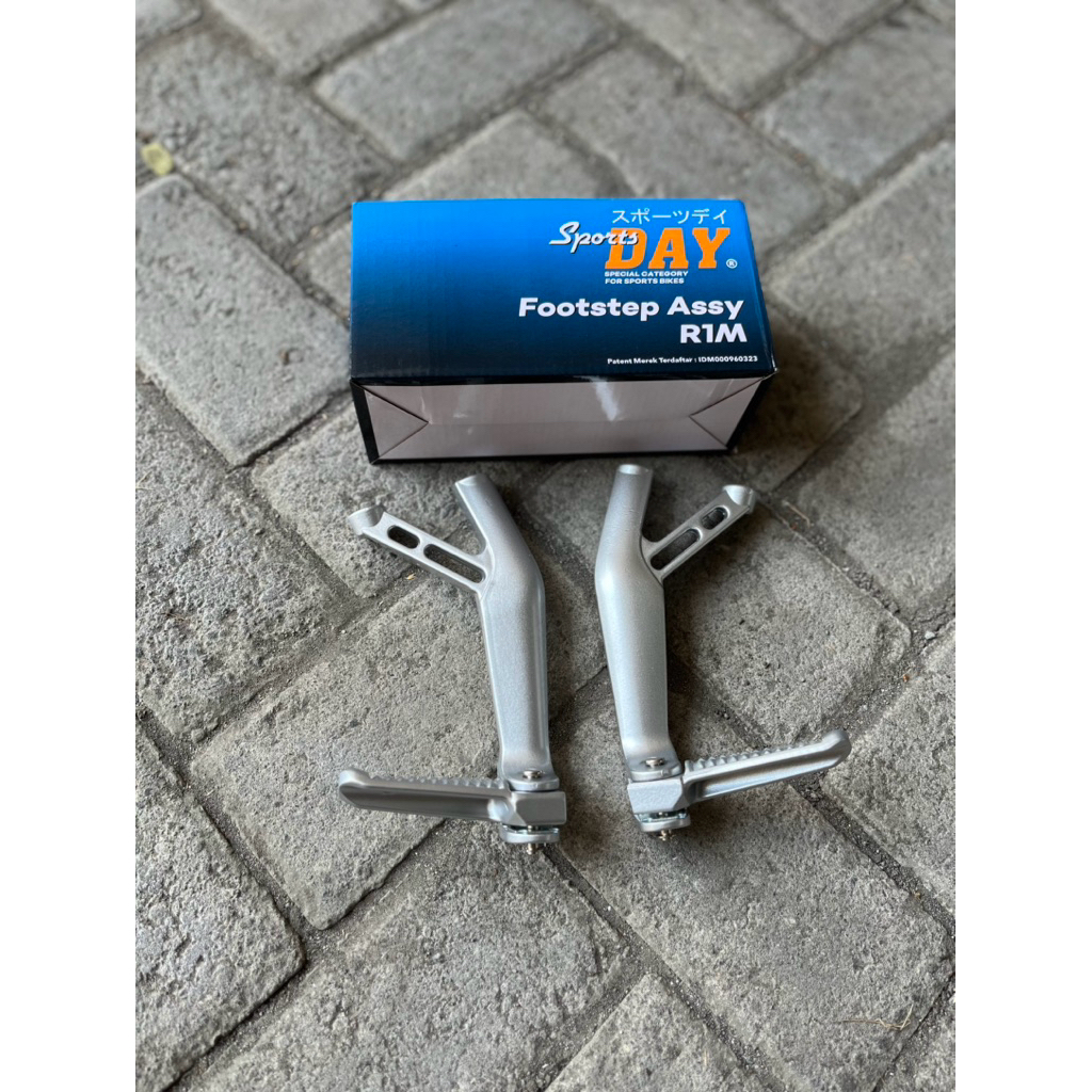 FOOTSTEP R1M FOOTSTEP BELAKANG  R1M YAMAHA POSTEP BELAKANG R1M YAMAHA