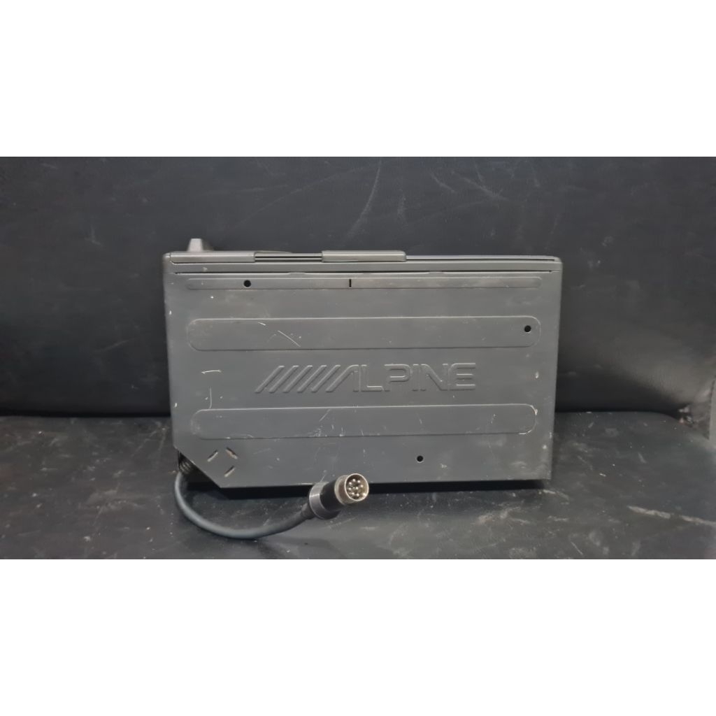 CD changer Alpine CHM-S601 audio mobil jadul berikut magazine kondisi tidak nyala