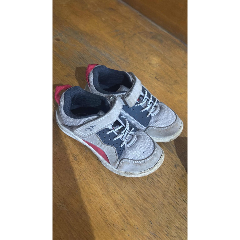 preloved sepatu oshkosh