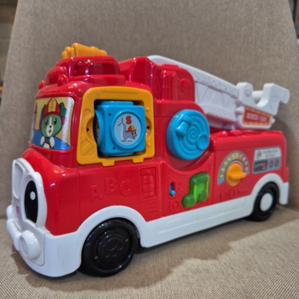 Preloved - LeapFrog Mainan Tumbling Blocks Fire Truck