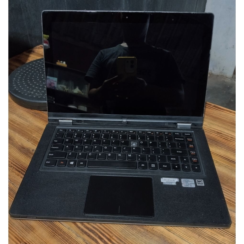 Laptop lenovo yoga 13 core i5 mati total rusak