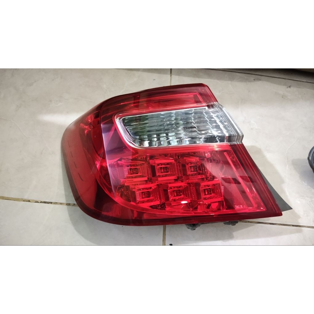 stoplamp toyota camry 2012